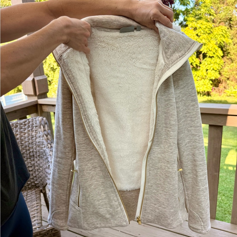 Athleta women's cream sherpa lined hooded zip up sweater